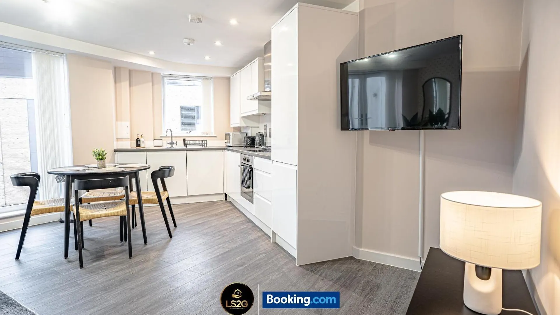 Stylish 2 Bedroom Apt By Ls2G Short Lets & Serviced Accommodation Greater London With Free Parking Apartment
