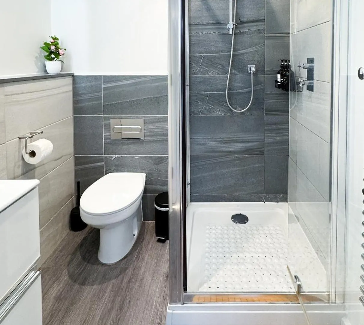 Stylish 2 Bedroom Apt By Ls2G Short Lets & Serviced Accommodation Greater London With Free Parking 0*,